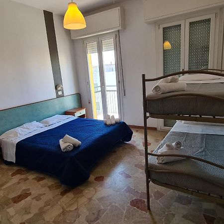 Hotel Ariosto Римини Экстерьер фото