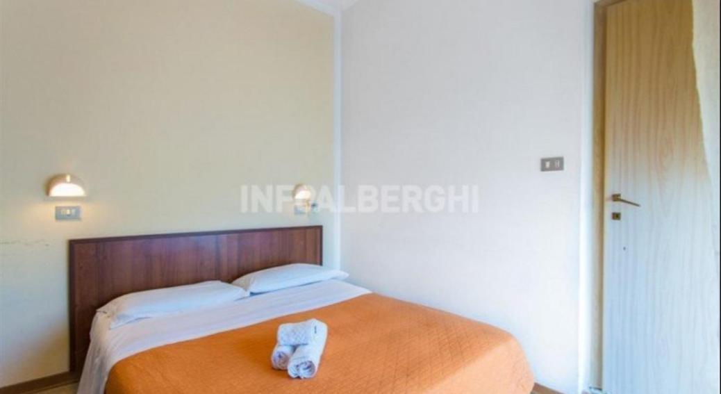 Hotel Ariosto Римини Экстерьер фото