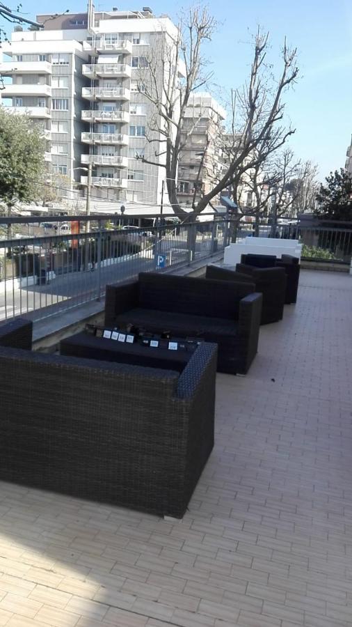 Hotel Ariosto Римини Экстерьер фото