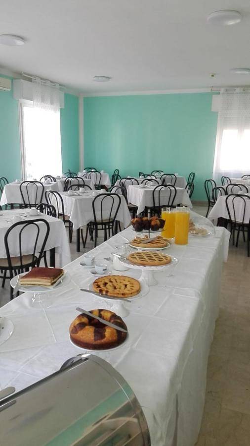 Hotel Ariosto Римини Экстерьер фото