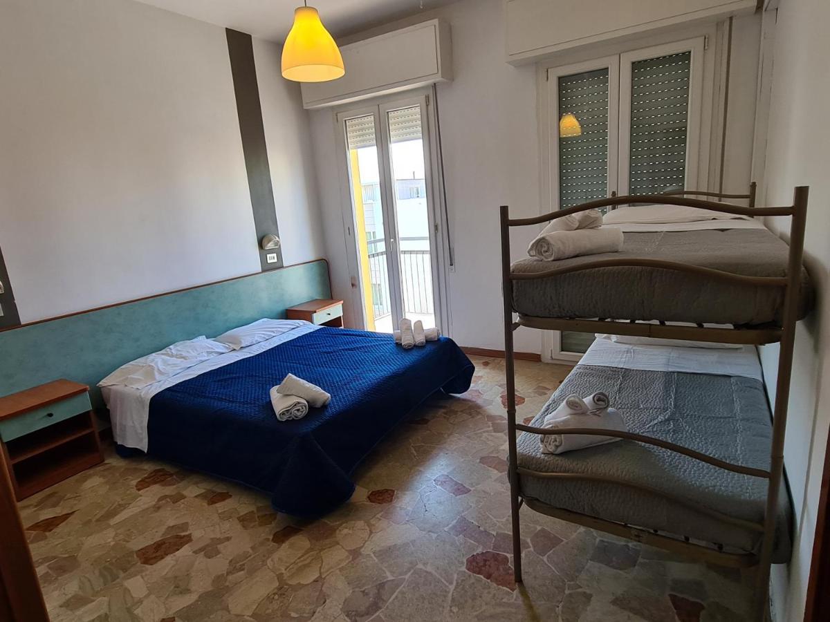 Hotel Ariosto Римини Экстерьер фото