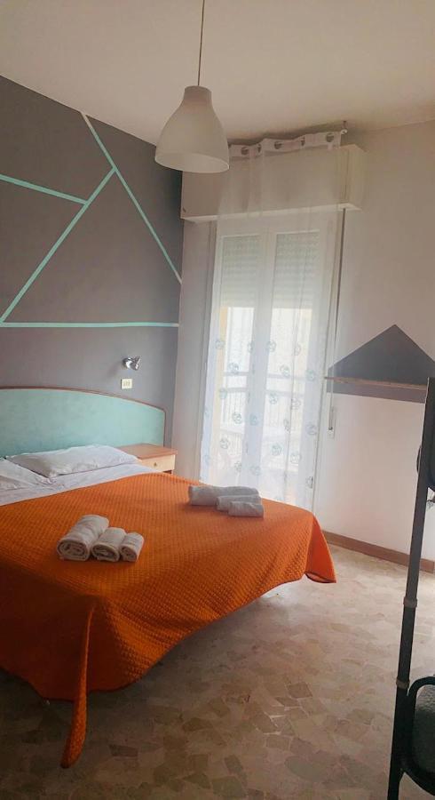 Hotel Ariosto Римини Экстерьер фото
