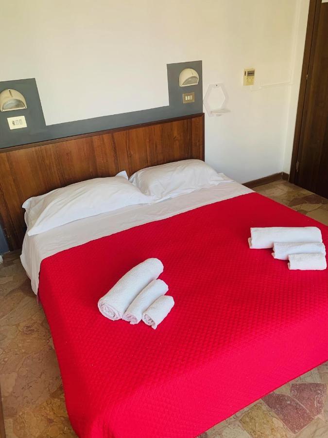 Hotel Ariosto Римини Экстерьер фото
